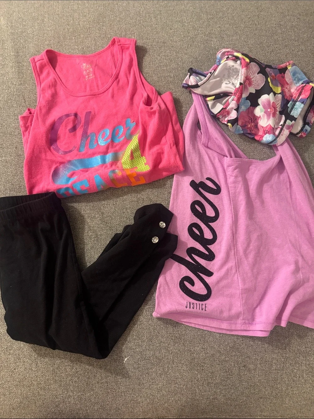 5/$15- Girl’s bundle size medium